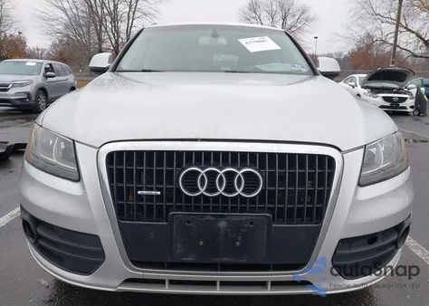 2010 Audi Q5 3.2 Premium z USA, uszkodzony, nr VIN WA1CKAFP8AA075178